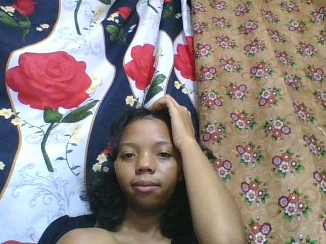 rosah1a live cam on BongaCams