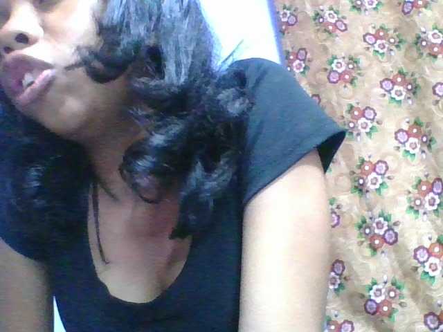 rosah1a live cam on BongaCams