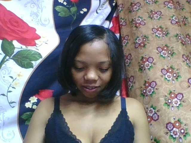 rosah1a live cam on BongaCams