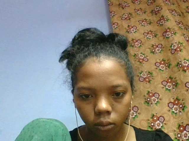 rosah1a live cam on BongaCams