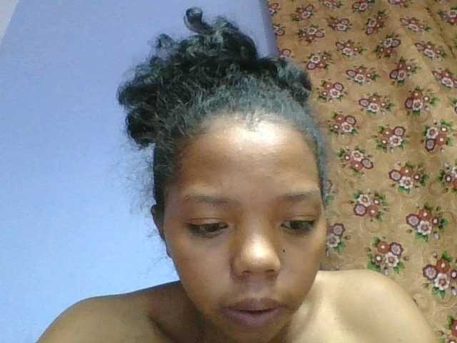 rosah1a live cam on BongaCams