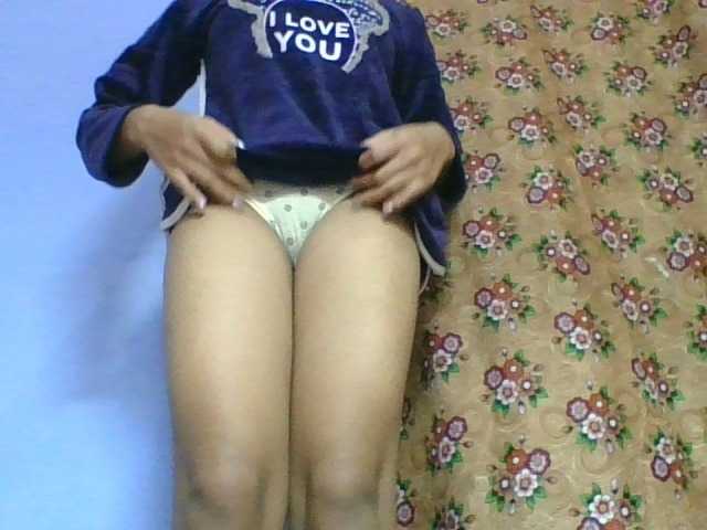 rosah1a live cam on BongaCams