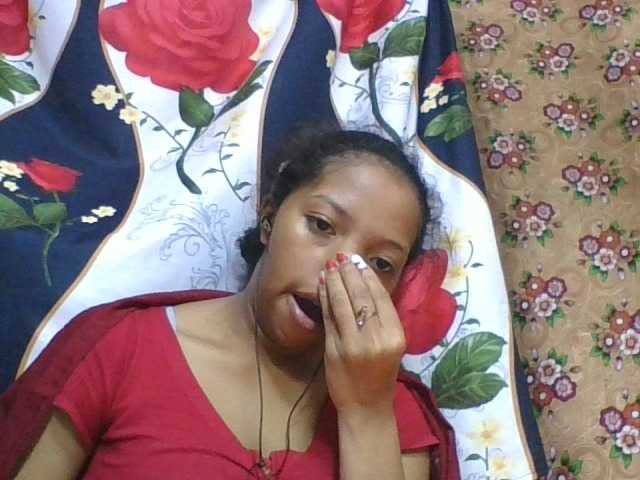 rosah1a live cam on BongaCams