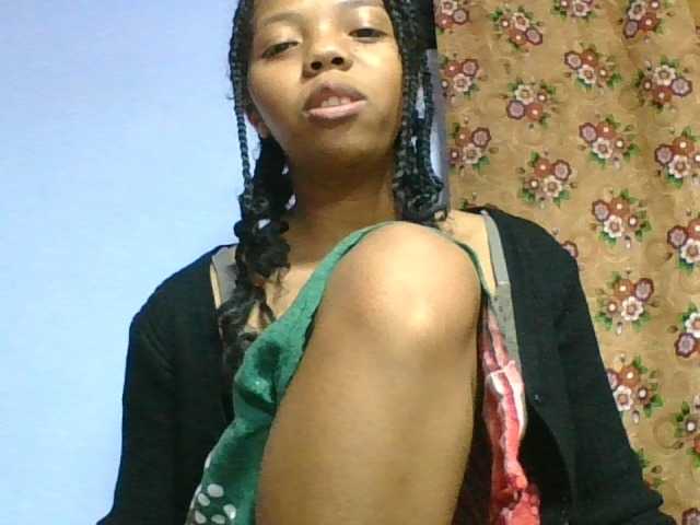 rosah1a live cam on BongaCams