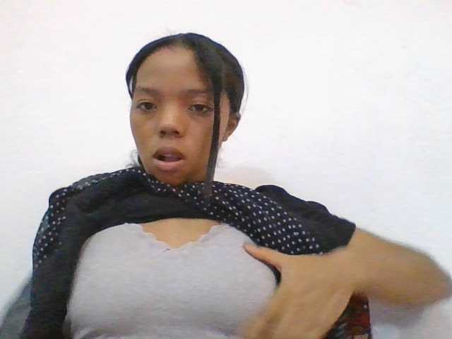rosah1a live cam on BongaCams