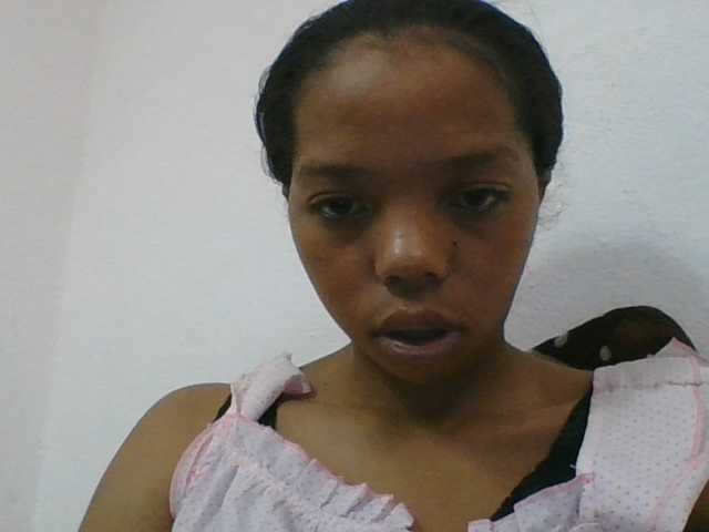 rosah1a live cam on BongaCams
