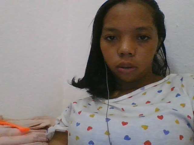 rosah1a live cam on BongaCams