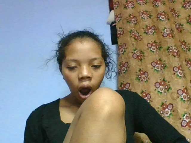 rosah1a live cam on BongaCams