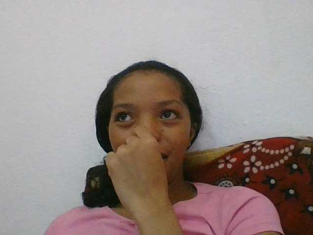 rosah1a live cam on BongaCams