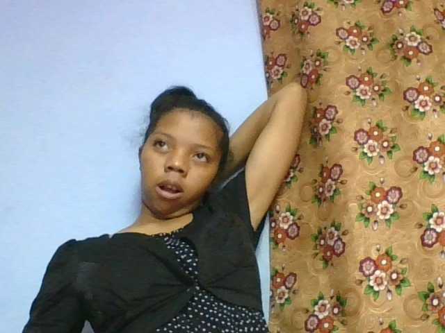 rosah1a live cam on BongaCams