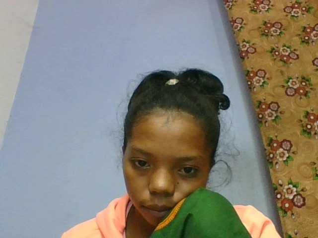 rosah1a live cam on BongaCams