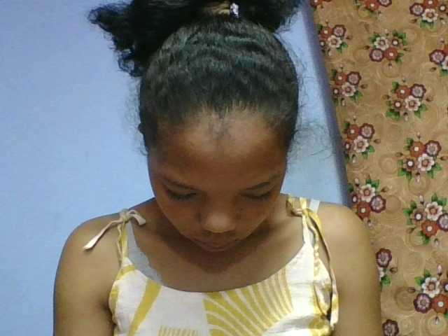 rosah1a live cam on BongaCams