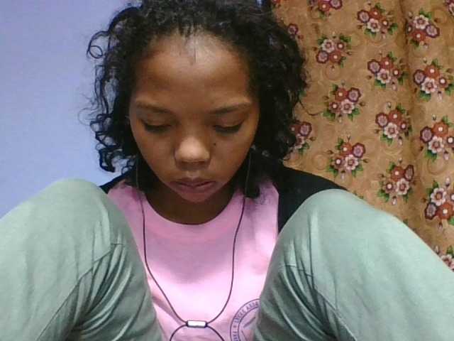 rosah1a live cam on BongaCams