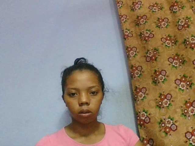 rosah1a live cam on BongaCams