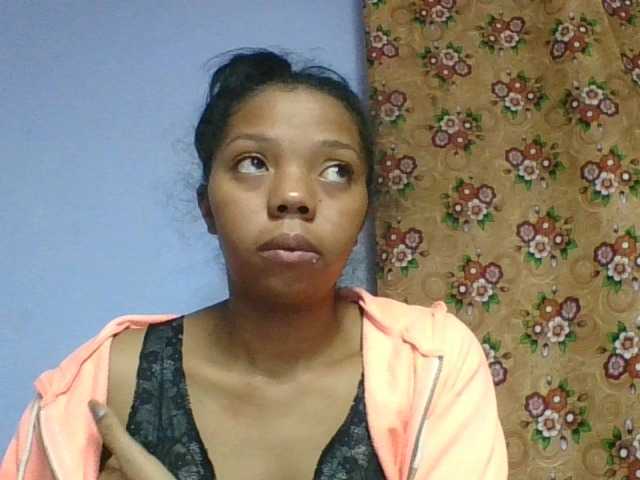 rosah1a live cam on BongaCams