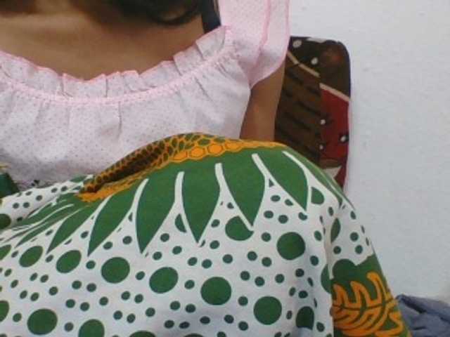 rosah1a live cam on BongaCams