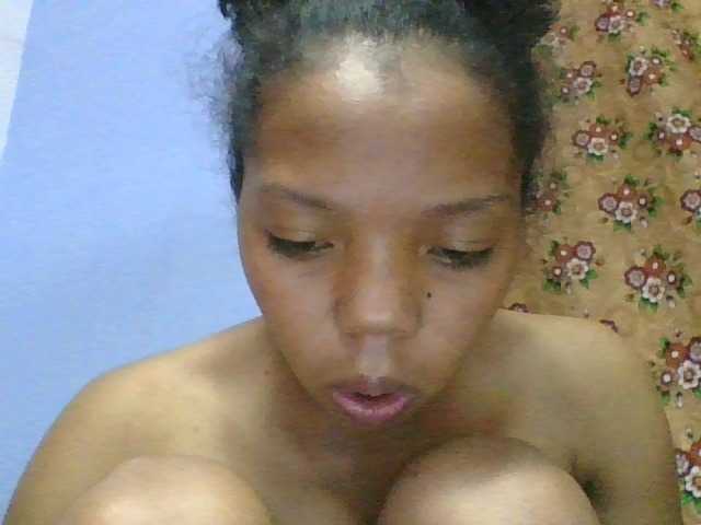 rosah1a live cam on BongaCams