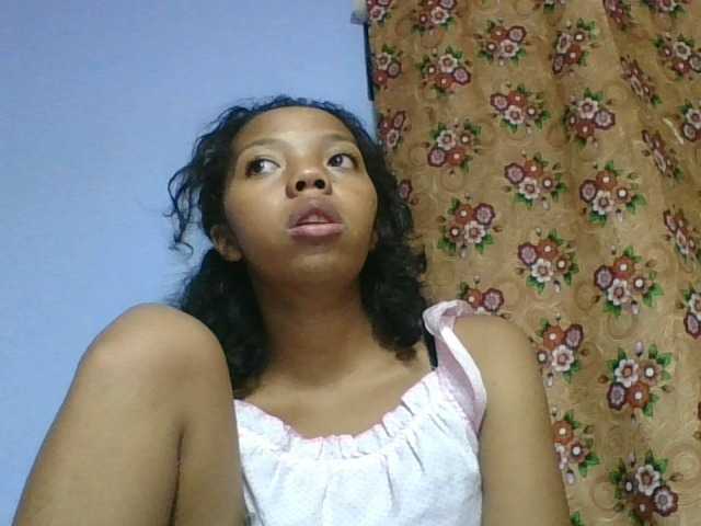 rosah1a live cam on BongaCams