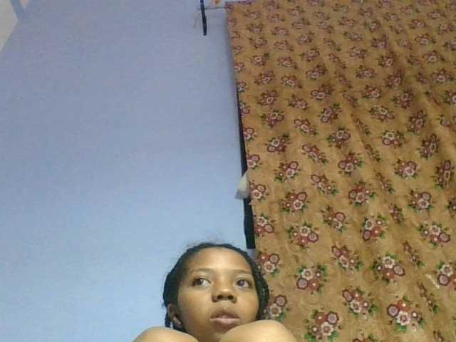 rosah1a live cam on BongaCams