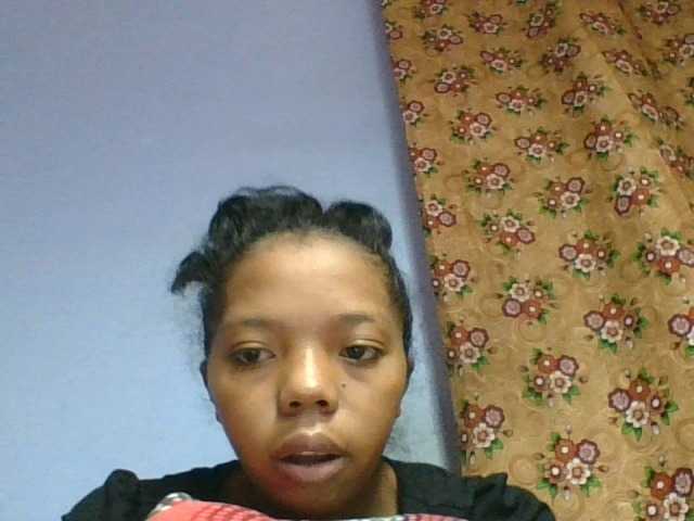rosah1a live cam on BongaCams