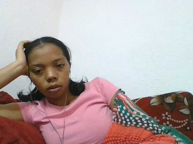 rosah1a, live now on BongaCams