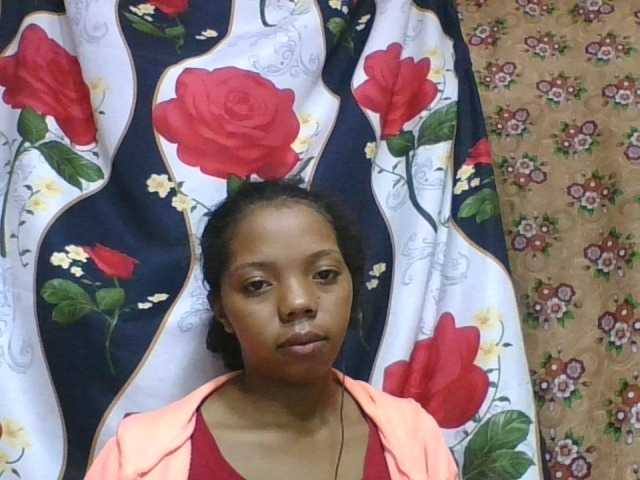 rosah1a live cam on BongaCams