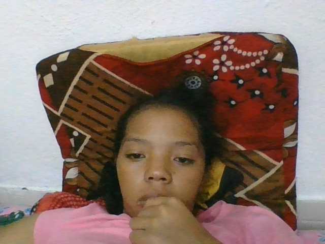 rosah1a live cam on BongaCams