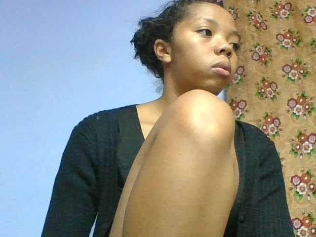 rosah1a live cam on BongaCams