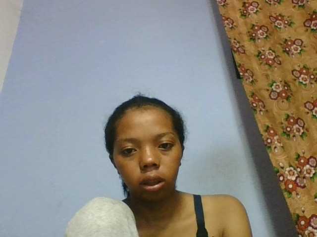 rosah1a live cam on BongaCams