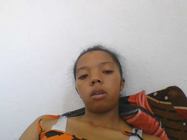 rosah1a live cam on BongaCams