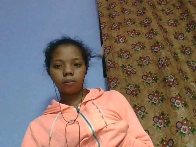rosah1a live cam on BongaCams