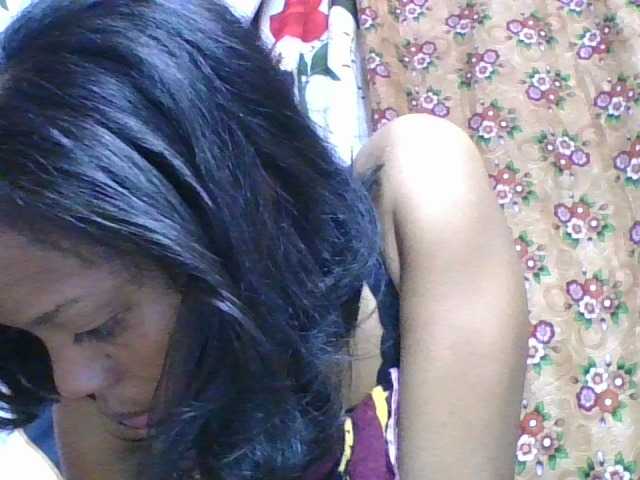 rosah1a live cam on BongaCams