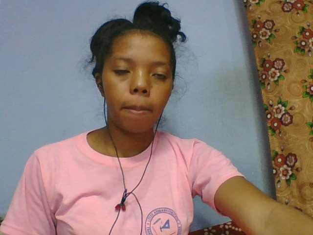 rosah1a live cam on BongaCams