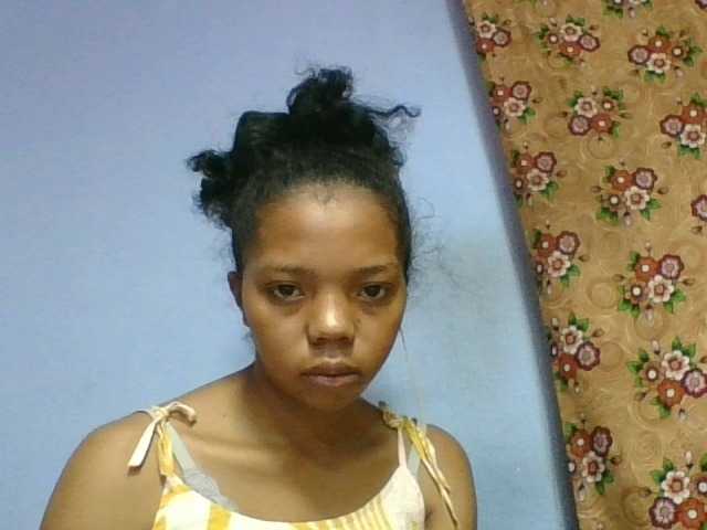 rosah1a live cam on BongaCams