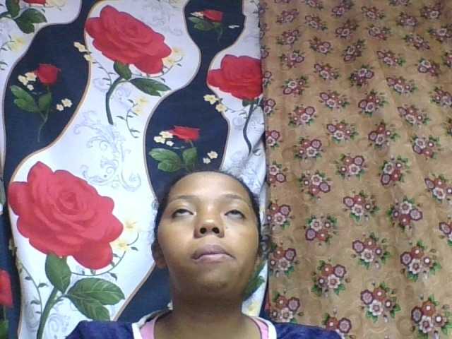 rosah1a live cam on BongaCams