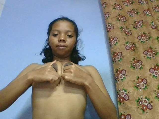 rosah1a live cam on BongaCams