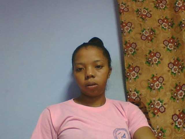 rosah1a live cam on BongaCams