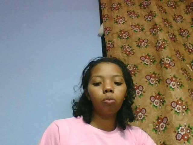 rosah1a live cam on BongaCams