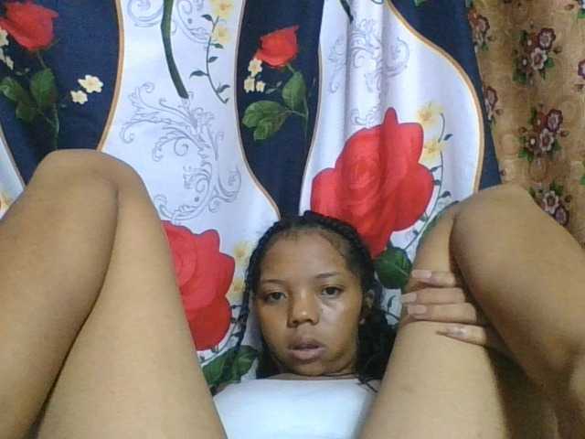 rosah1a live cam on BongaCams
