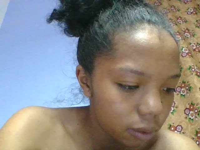 rosah1a live cam on BongaCams