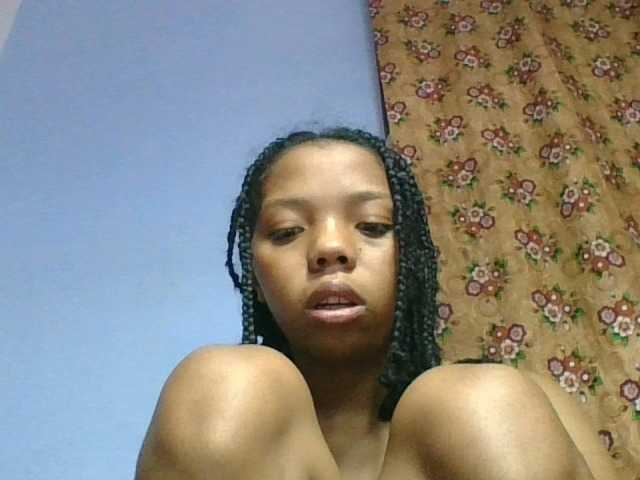 rosah1a live cam on BongaCams