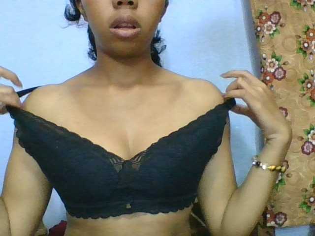 rosah1a live cam on BongaCams