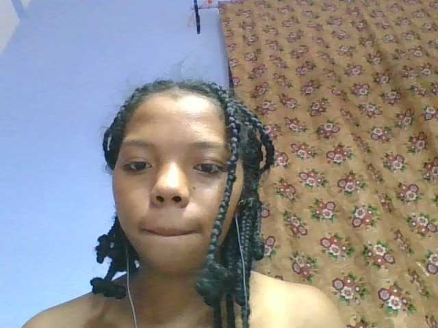 rosah1a live cam on BongaCams