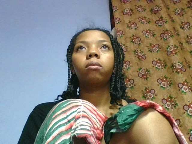 rosah1a live cam on BongaCams