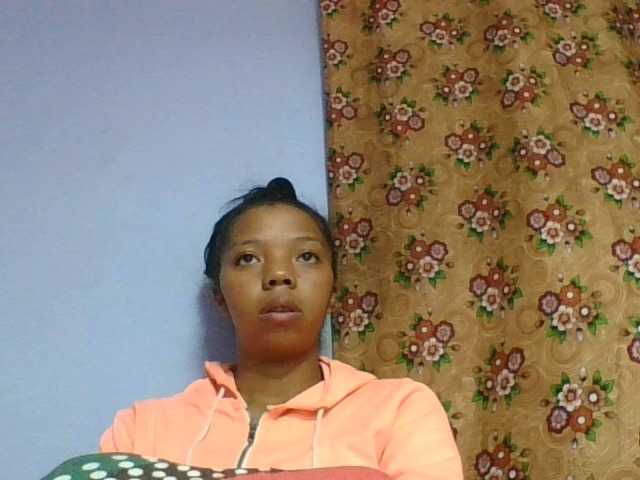 rosah1a live cam on BongaCams