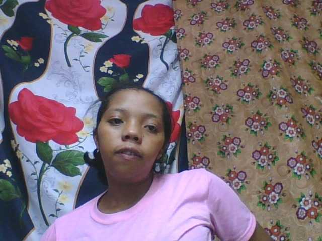 rosah1a live cam on BongaCams