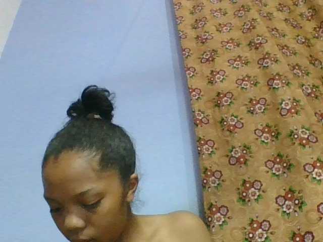 rosah1a live cam on BongaCams
