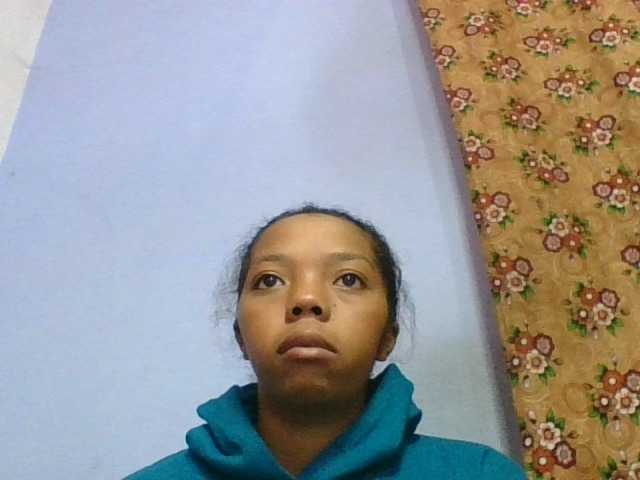 rosah1a live cam on BongaCams