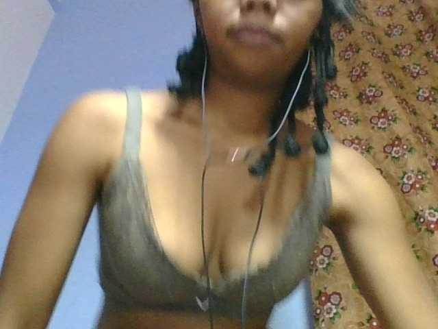 rosah1a live cam on BongaCams