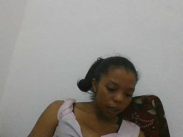 rosah1a live cam on BongaCams